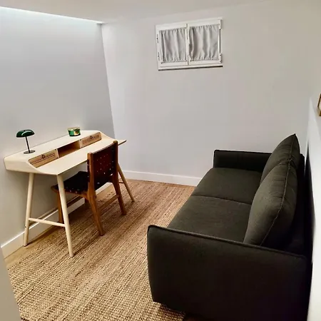 Quiet Corner Of Lisbon W Terrace Apartment *