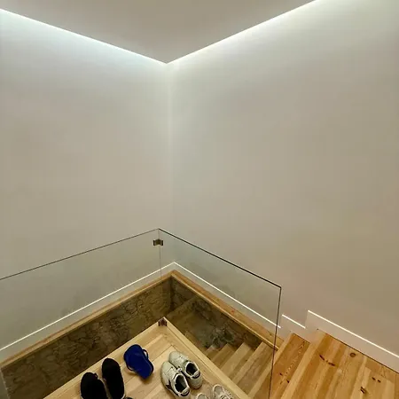 Quiet Corner Of Lisbon W Terrace Apartment